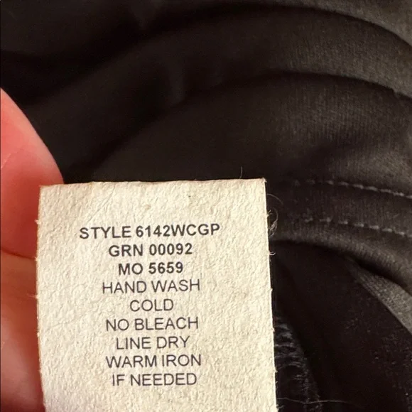 Sara Michelle NWT Red & Black 3X Plus Sheer Chiffon Overlay Top Sparkle - Picture 9 of 9